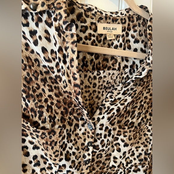 Beulah leopard print blouse size small - Picture 2 of 3